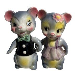 Mice Salt & Pepper Shakers Vintage Athropomorphic Linking Arms Kitsch Cute Japan
